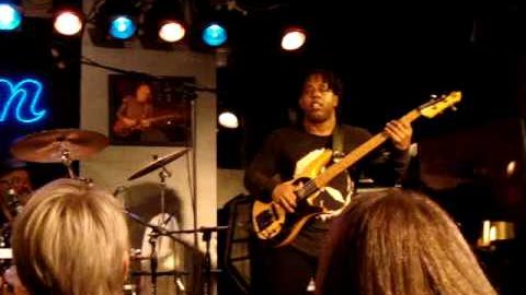 Mike Stern Band - Victor Wooten Solo part.2